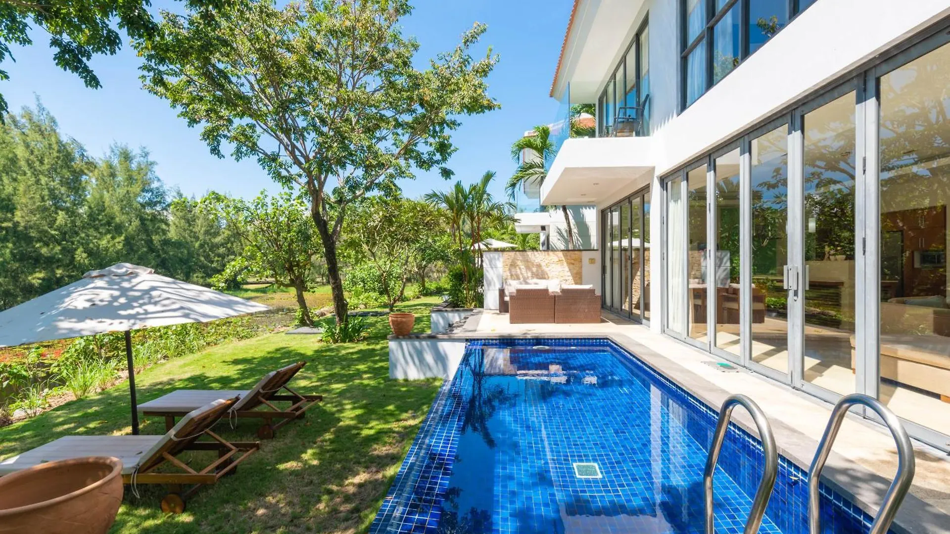 Asana Ocean Resort & Spa Danang  Da Nang